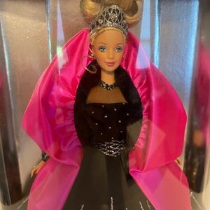 NIB Barbie Happy Holiday Special Edition 1998 Christmas